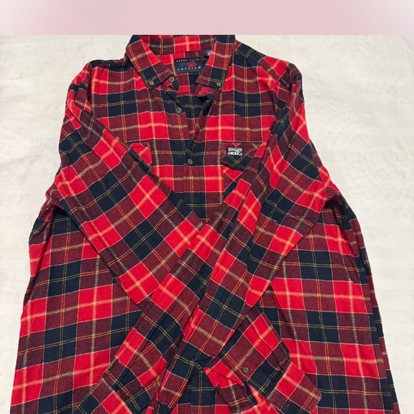 Perry Ellis Red and Black Checkered Men's Shirt - Picture 4 of 7